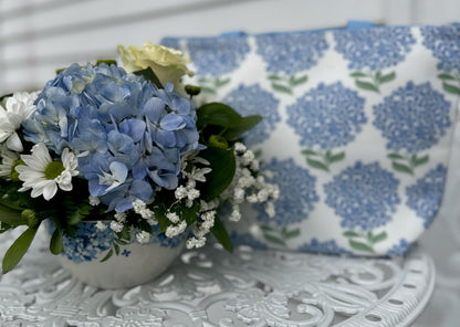Token of Appreciation Bouquet w/ Lunch Bag –  Floral Art Designs, Arlington MA
